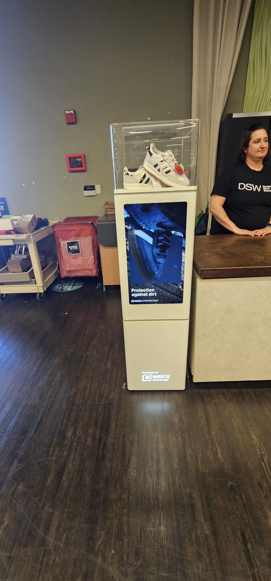 Digital Signage project by InCTRL Technology Services — DSW ImBox Footwear Display, Central Florida (photo 1)