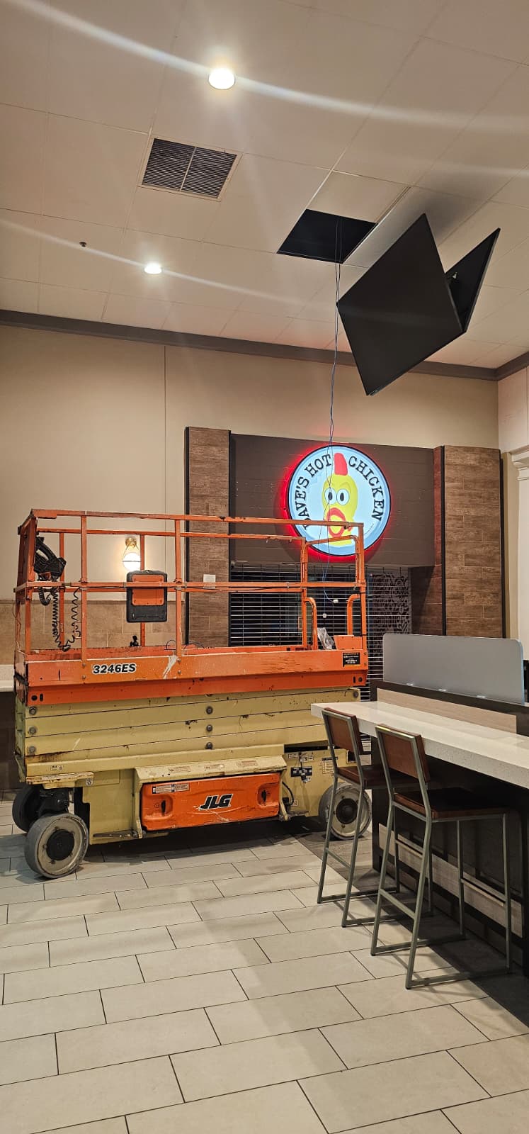 Digital Signage project by InCTRL Technology Services — Orlando Premium Outlets Digital Signage, Central Florida (photo 6)