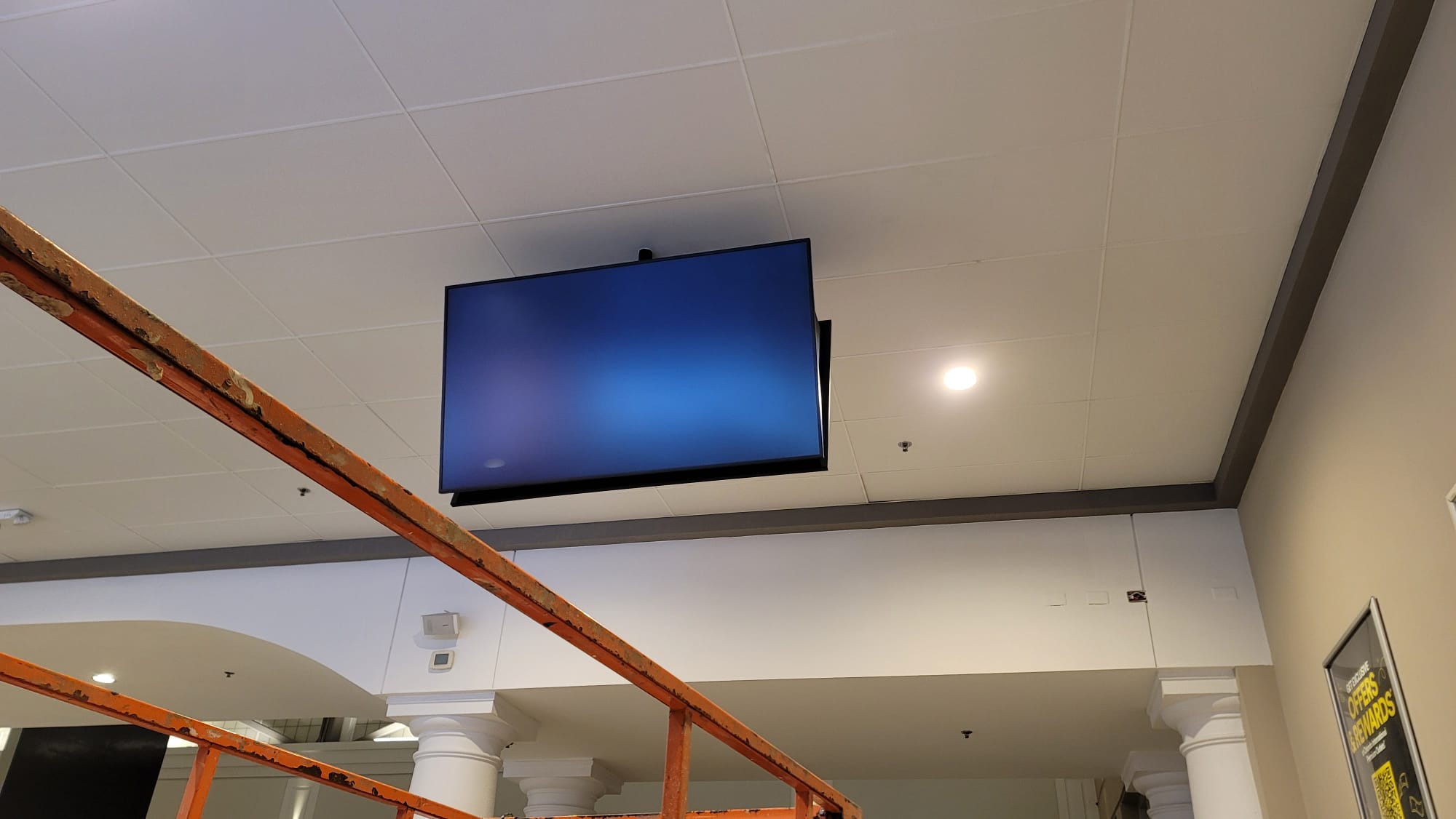 Digital Signage project by InCTRL Technology Services — Orlando Premium Outlets Digital Signage, Central Florida (photo 10)