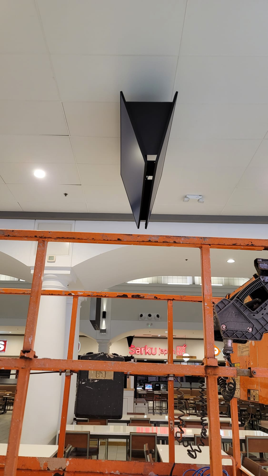 Digital Signage project by InCTRL Technology Services — Orlando Premium Outlets Digital Signage, Central Florida (photo 14)