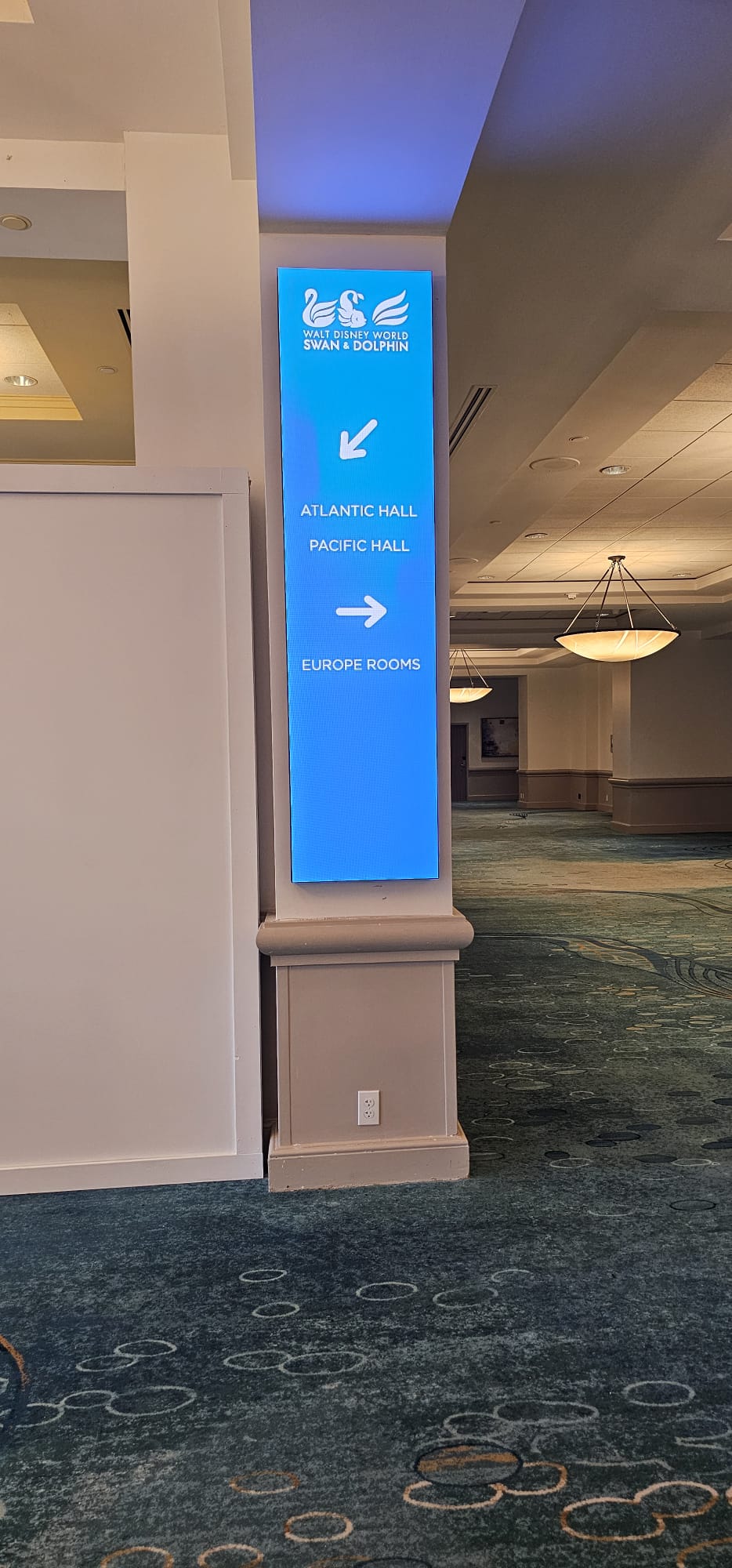 Digital Signage project by InCTRL Technology Services — Walt Disney World Dolphin LED Wall, Central Florida (photo 1)