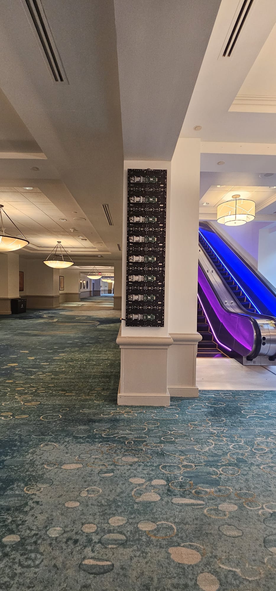 Digital Signage project by InCTRL Technology Services — Walt Disney World Dolphin LED Wall, Central Florida (photo 7)