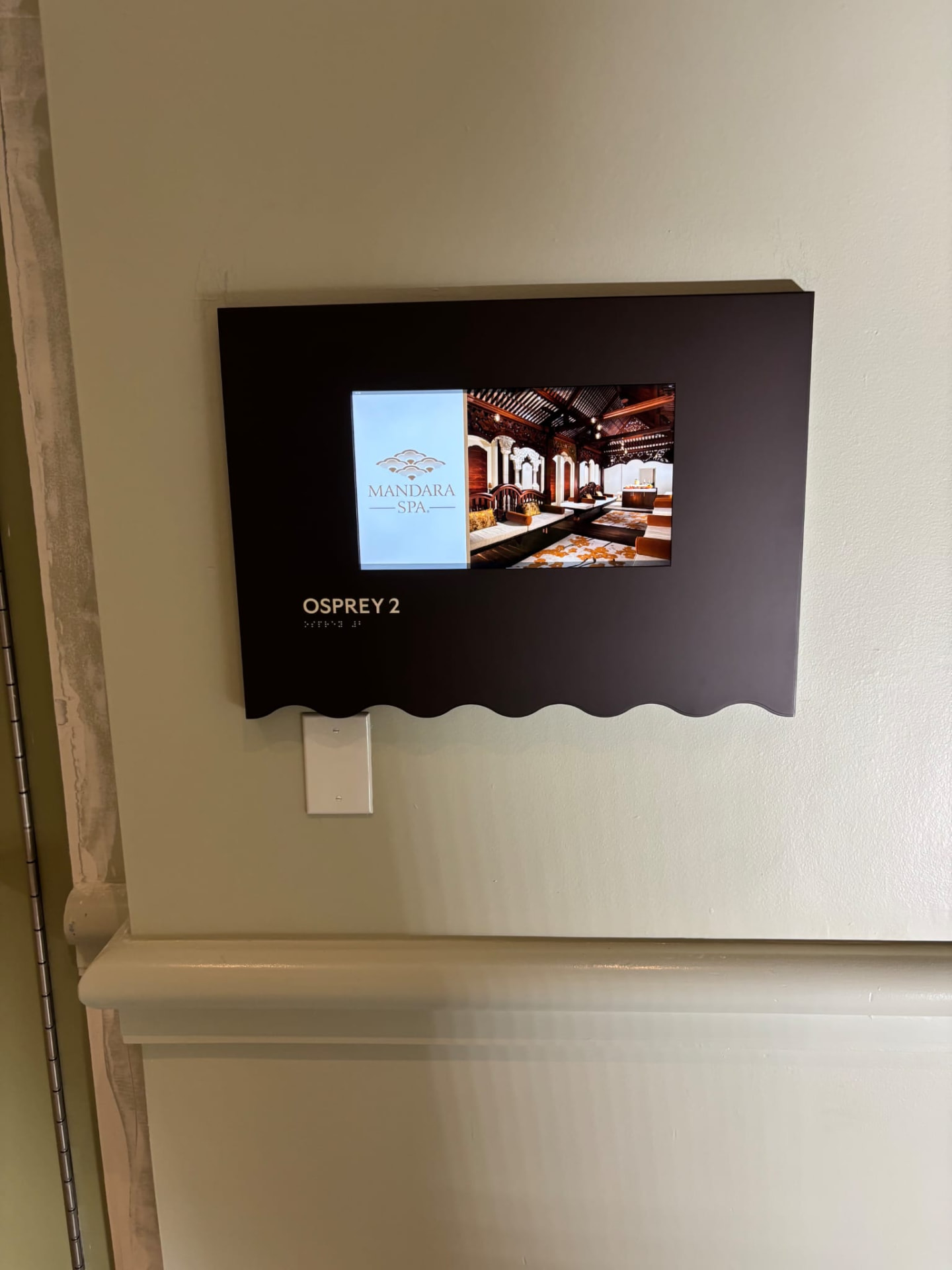 Digital Signage project by InCTRL Technology Services — Walt Disney World Swan LED Wall, Central Florida (photo 9)