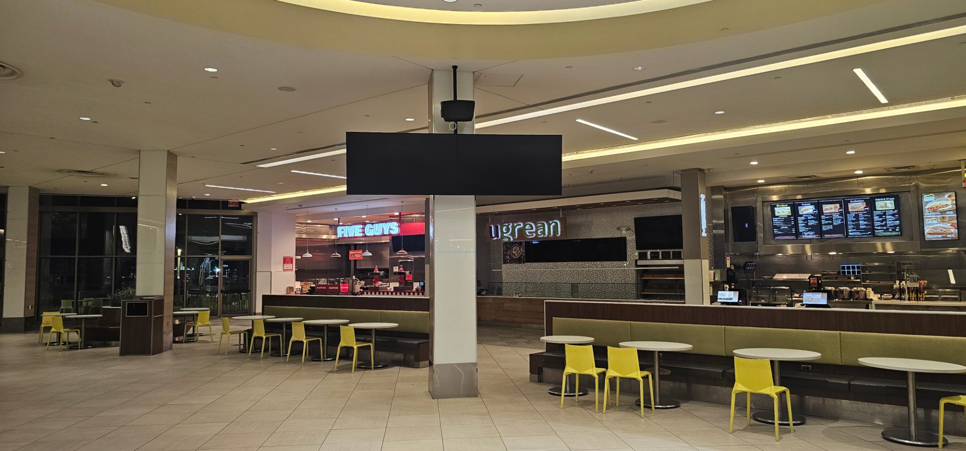 Digital Signage project by InCTRL Technology Services — The Florida Mall, Central Florida (photo 2)